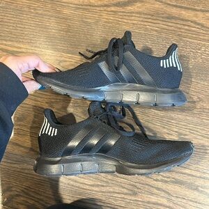 Woman’s Adidas SWIFT RUN 1.0 SHOES. 9. Black